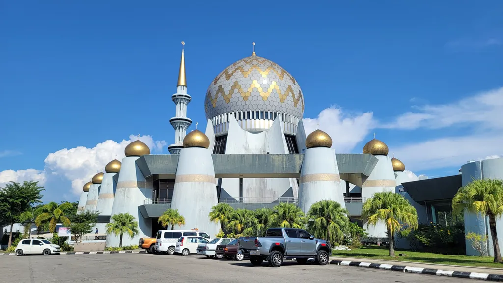Keunikan Arsitektur dan Desain Masjid Negeri Sabah