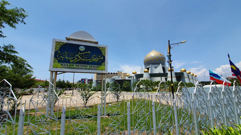 Lokasi Masjid Negeri Sabah dan Cara Ke Sana