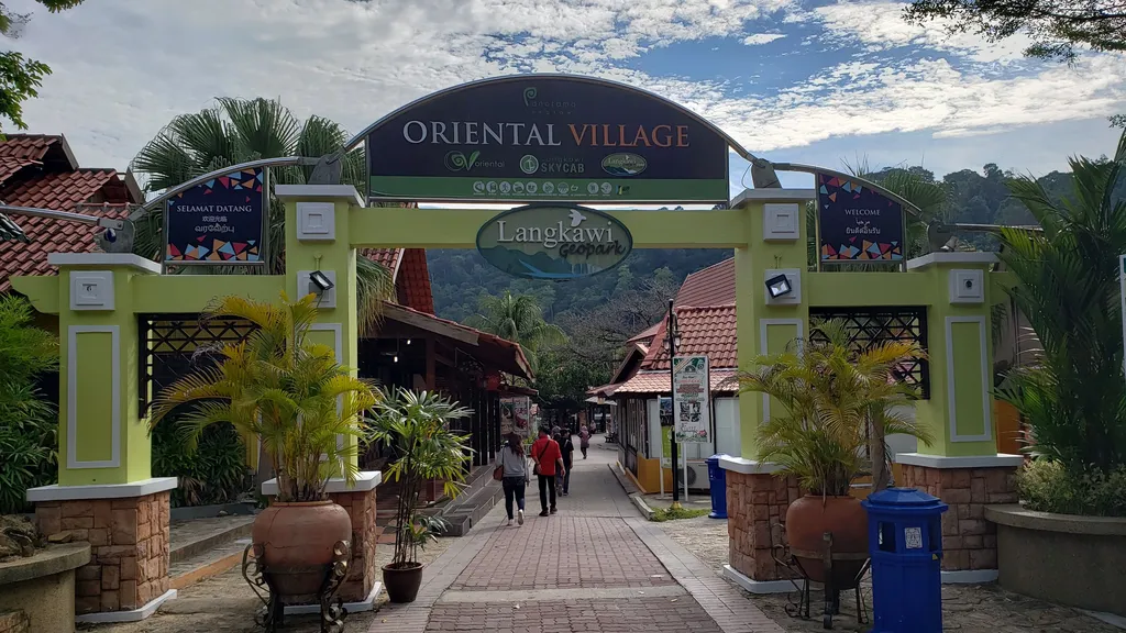 Lokasi Oriental Village dan Cara Ke Sana