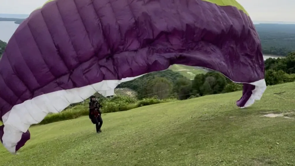 Pilihan Paket Paragliding di Bukit Jugra