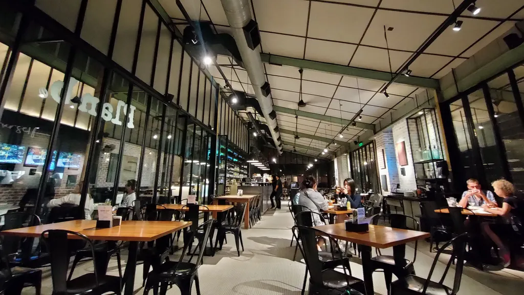 Restoran dan Kafe Terbaik di Kong Heng Square