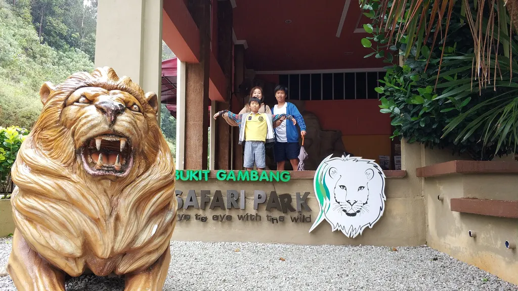 Taman Tema Air dan Taman Safari di Bukit Gambang Resort City
