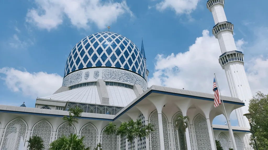 Masjid Sultan Salahuddin Abdul Aziz Pilihan untuk Solat Tarawih