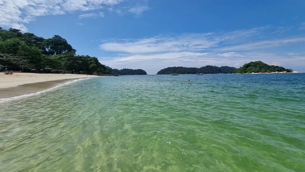 Menyelam dan Snorkeling di Pulau Pangkor