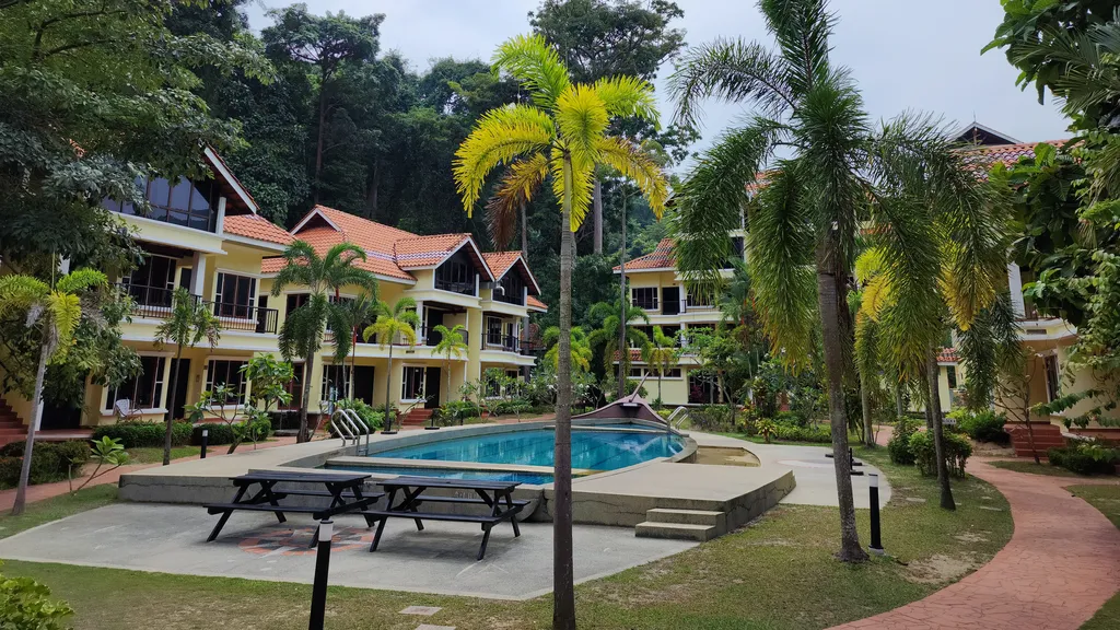 Tempat Menginap di Pulau Pangkor Anjungan Beach Resort