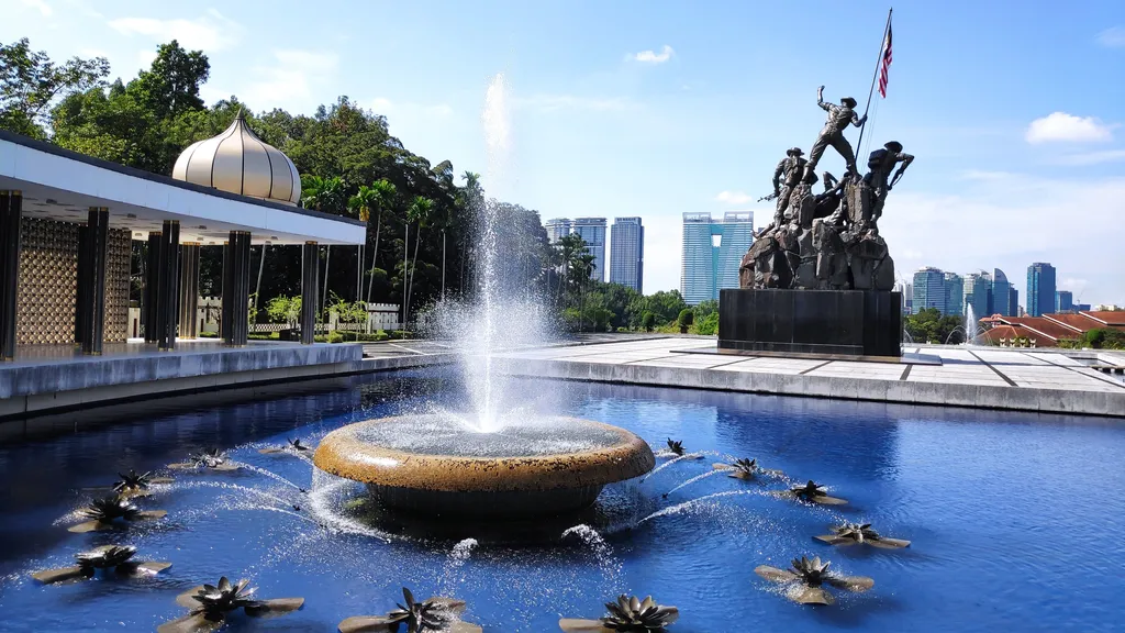 Wisata Bersejarah Tugu Negara