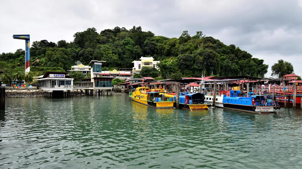 Jadual Feri dan Bot Laju ke Pulau Pangkor