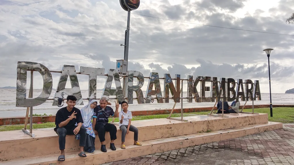 Keseronokan Keluarga Dataran Kembara