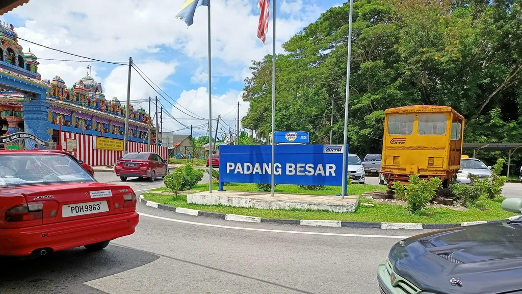 Mengunjungi Tempat Bersejarah Stesen KTM Padang Besar