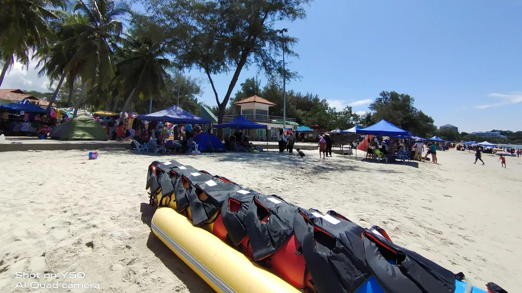 Pantai Teluk Kemang