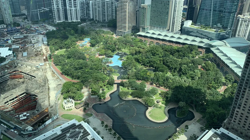 Percutian Singkat di Taman KLCC Park