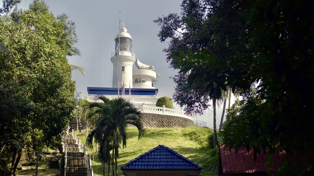 Saksi Bisu Sejarah Rumah Api Cape Rachado