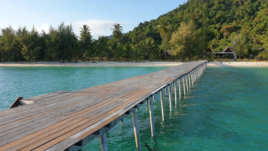 Taman Laut Sultan Iskandar Keajaiban Bawah Laut